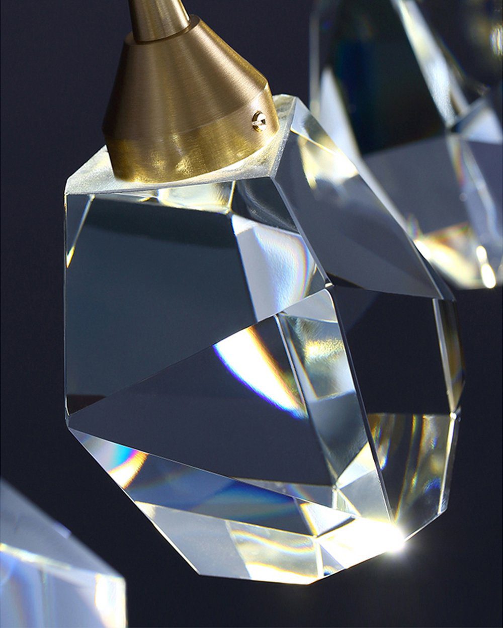elegant-crystal-glass-led-pendant-lamp-with-brass-hardware-for-modern-dining-rooms