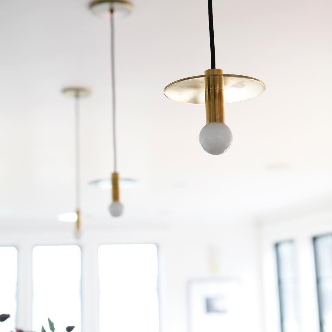 avida-modern-geometric-metal-pendant-lamp-with-adjustable-cord-for-dining-room-and-living-space