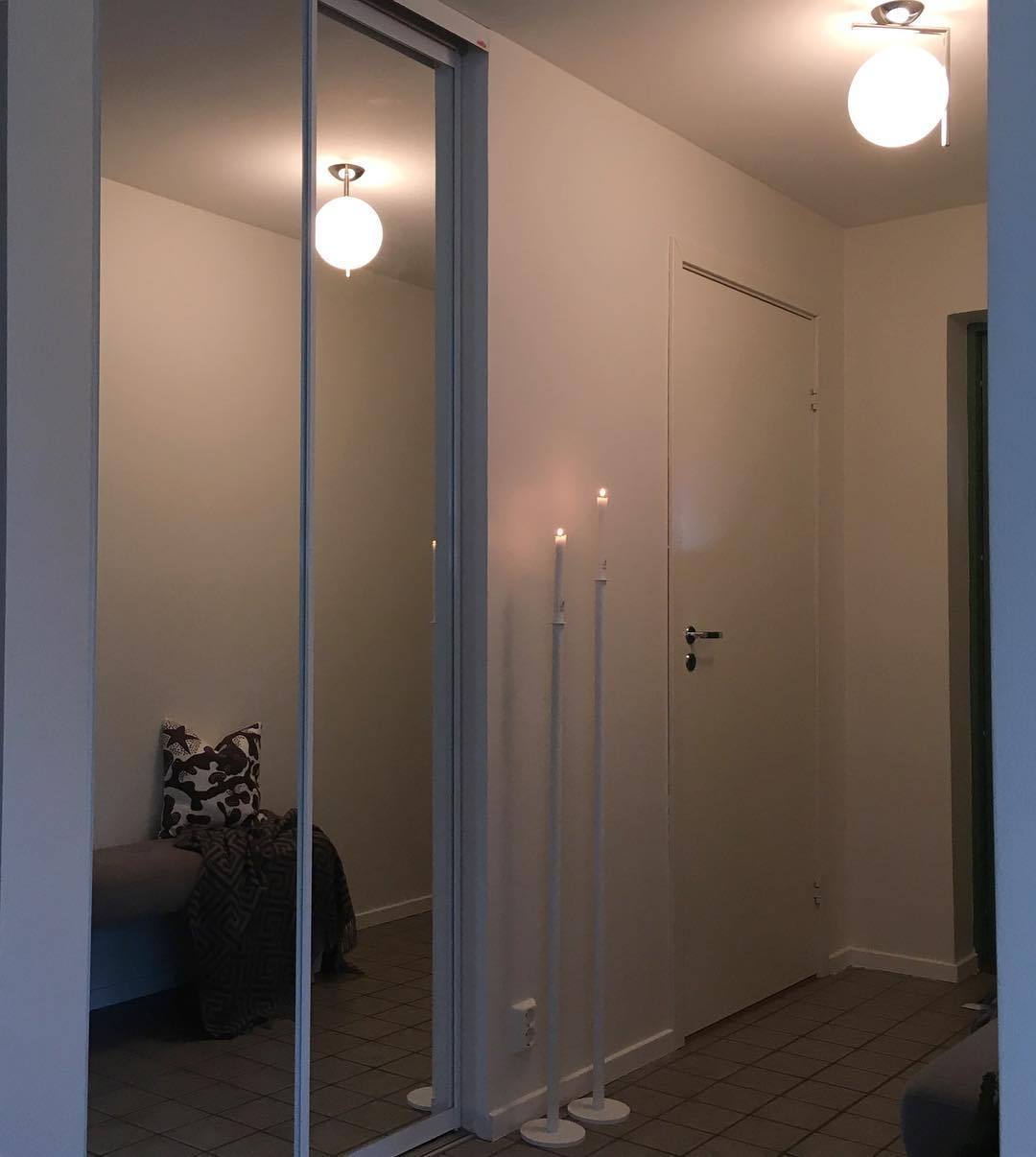 modern-opal-blown-glass-wall-sconce-with-elegant-brass-finish-round-globe-lighting