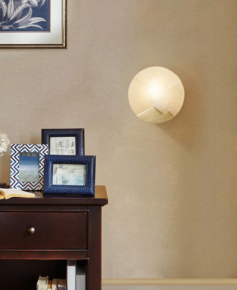modern-natural-alabaster-stone-and-solid-brass-round-wall-sconce-luxury-lighting-fixture