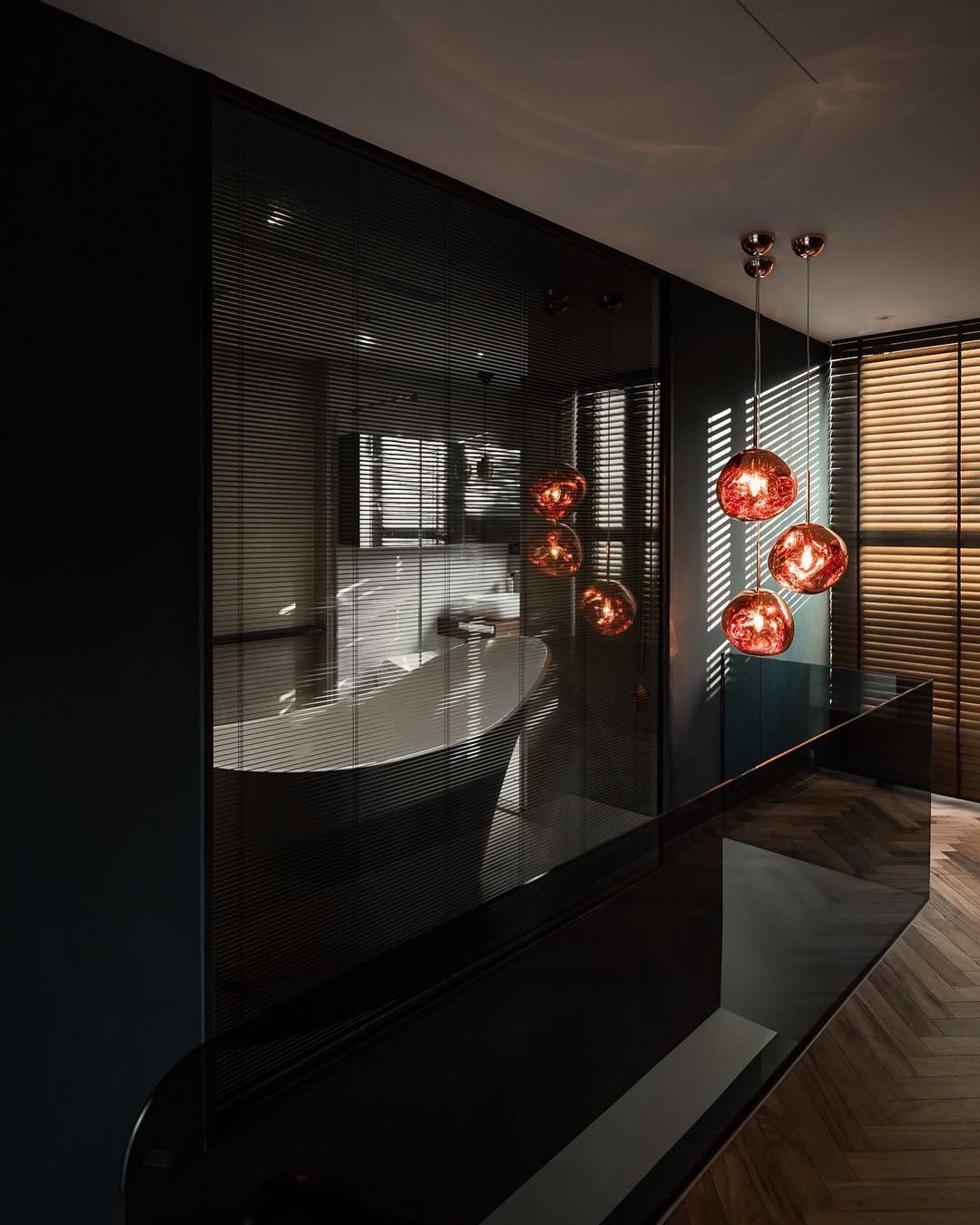 contemporary-melt-glass-style-lava-pendant-light-unique-mirror-finish-polycarbonate-hanging-lamp