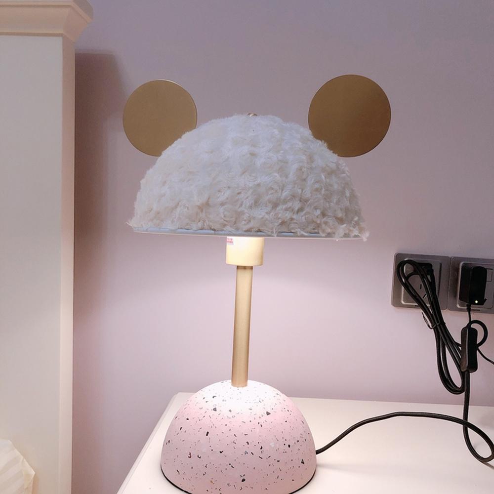 modern-terrazzo-base-table-lamp-with-green-fabric-shade-and-elegant-brass-accents