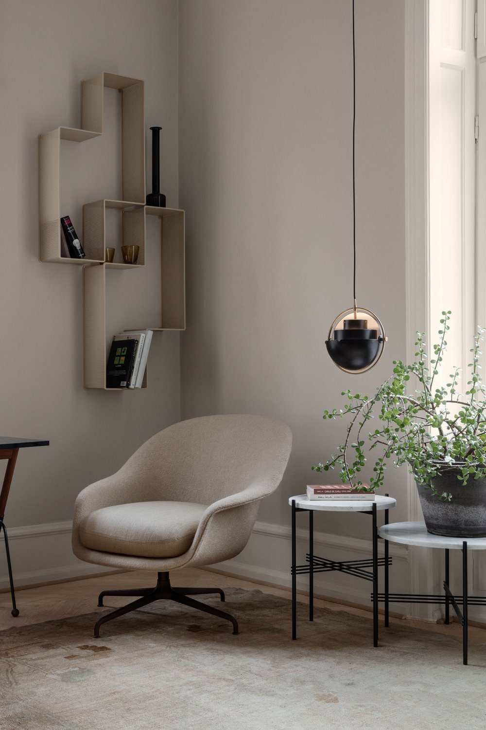 modern-adjustable-ball-pendant-light-with-rotating-metal-hemisphere-shade