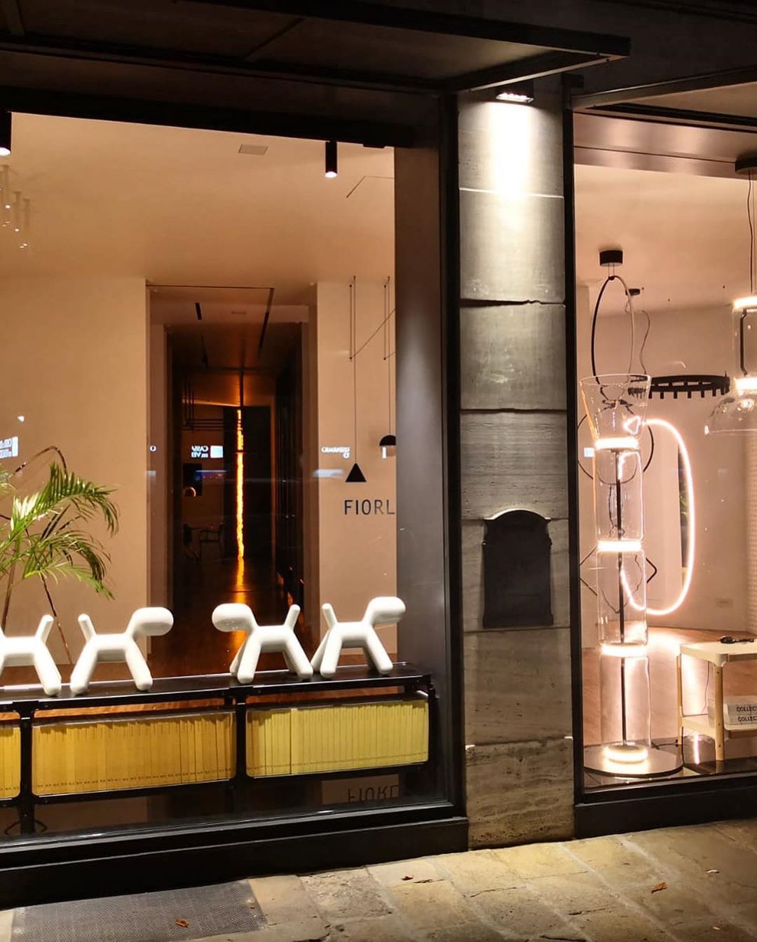 modern-stackable-glass-cylinder-led-floor-lamp-with-minimalist-architectural-design