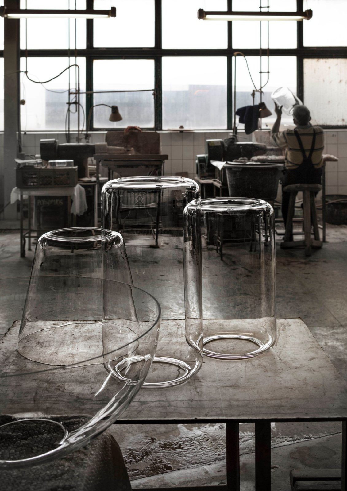 modern-blown-crystal-cylinder-led-pendant-light-with-stackable-glass-modules