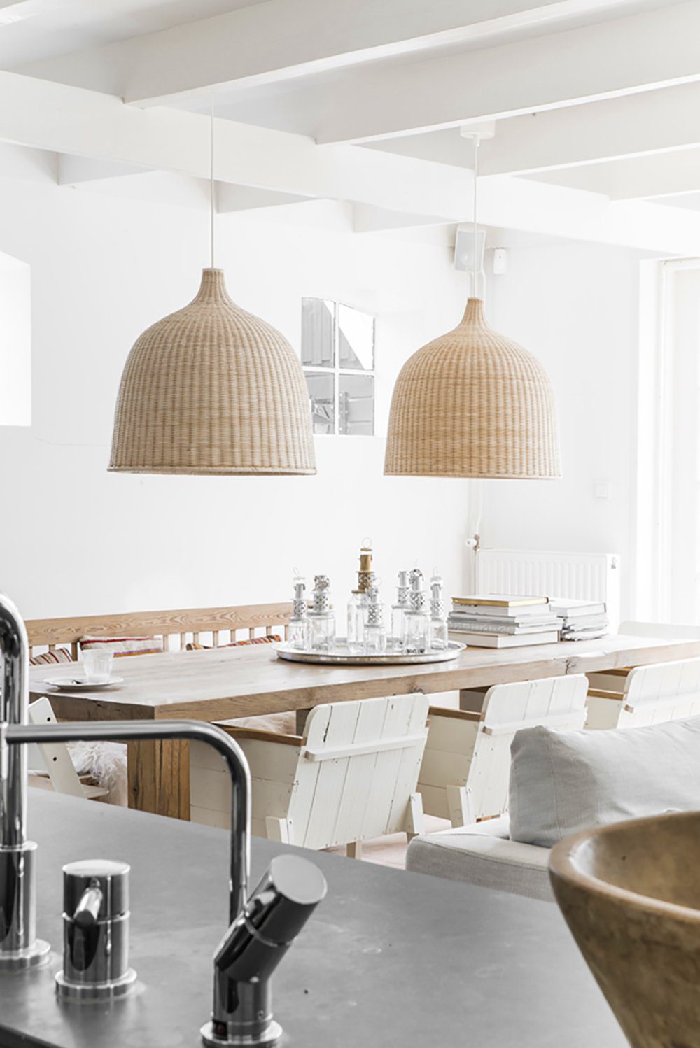 handwoven-natural-rattan-globe-pendant-lamp-for-coastal-and-bohemian-living-spaces
