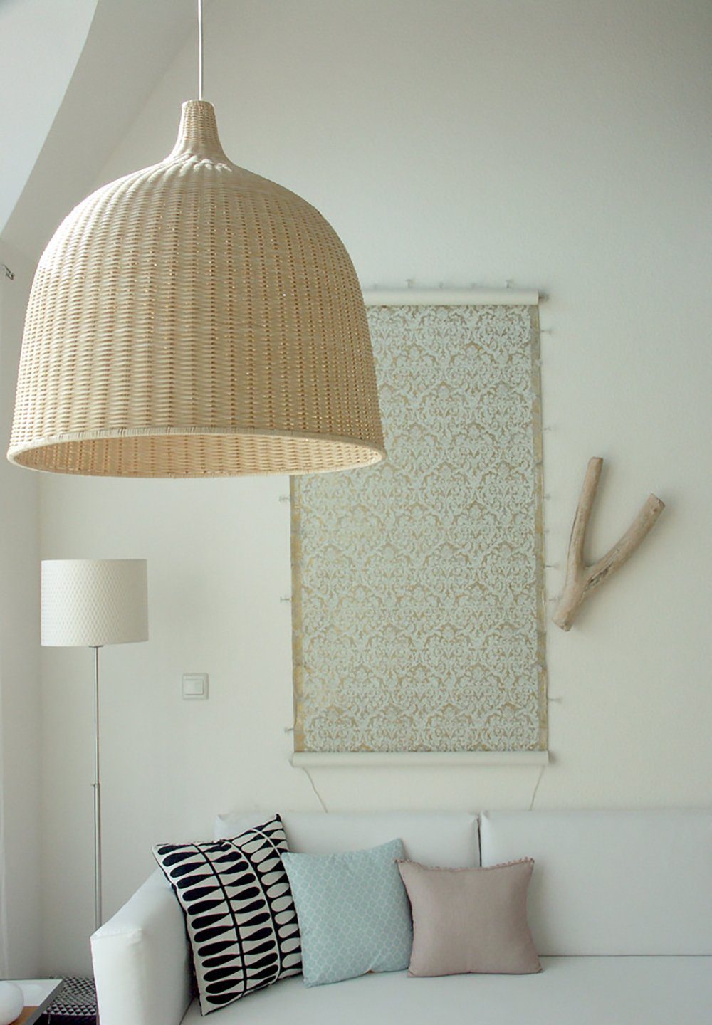 handwoven-natural-rattan-globe-pendant-lamp-for-coastal-and-bohemian-living-spaces