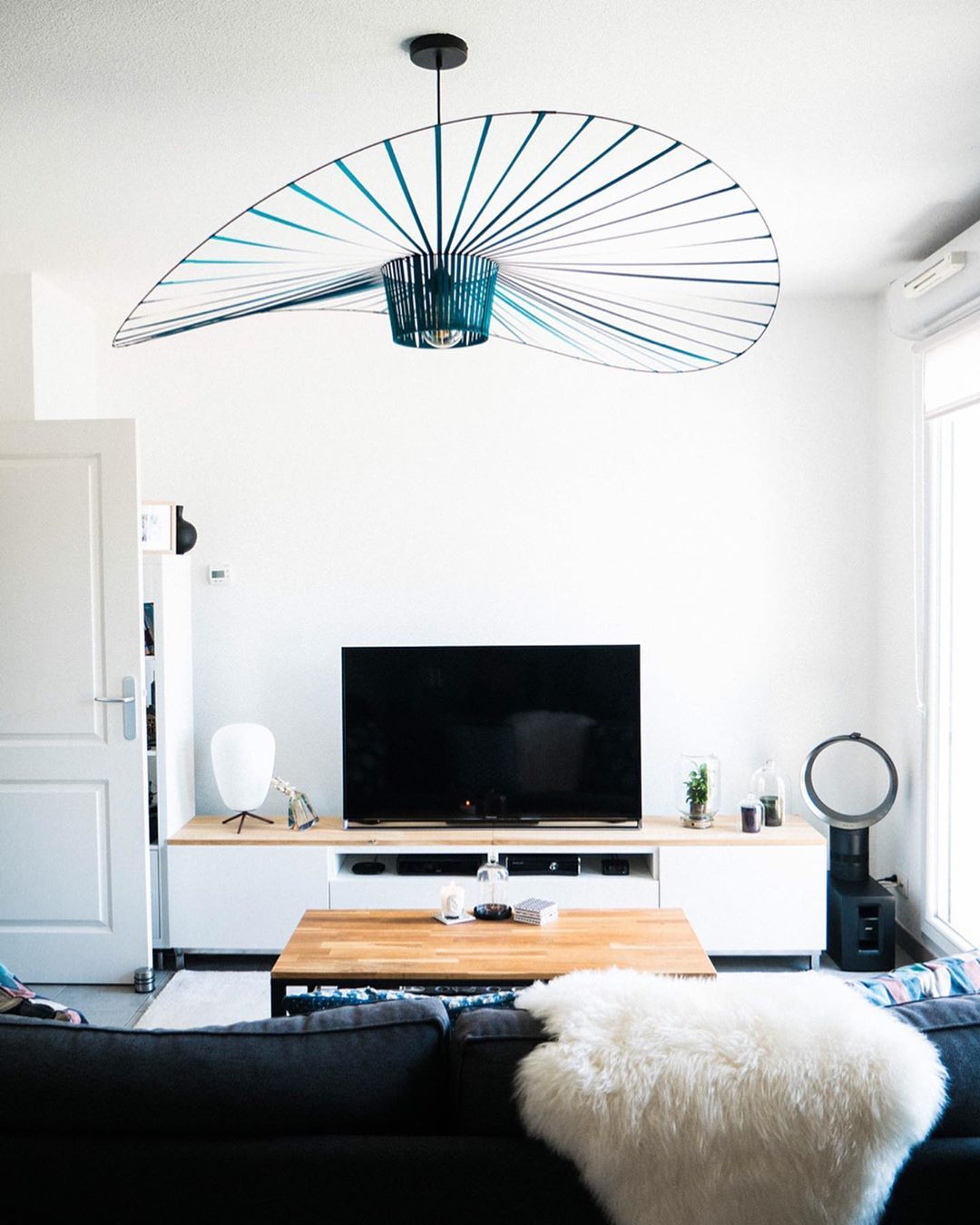 modern-textured-blown-glass-rituals-style-table-lamp-for-bedside-and-living-room
