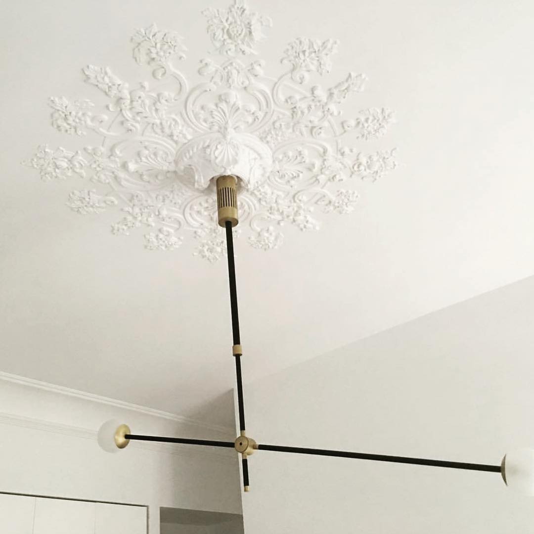modern-hand-blown-glass-globe-chandelier-with-elegant-brass-and-copper-finishes