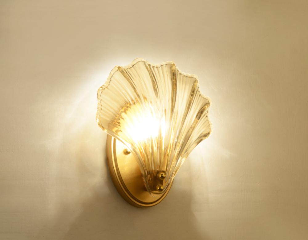 elegant-shell-shaped-brass-and-amber-glass-wall-lamp-for-modern-home-decor