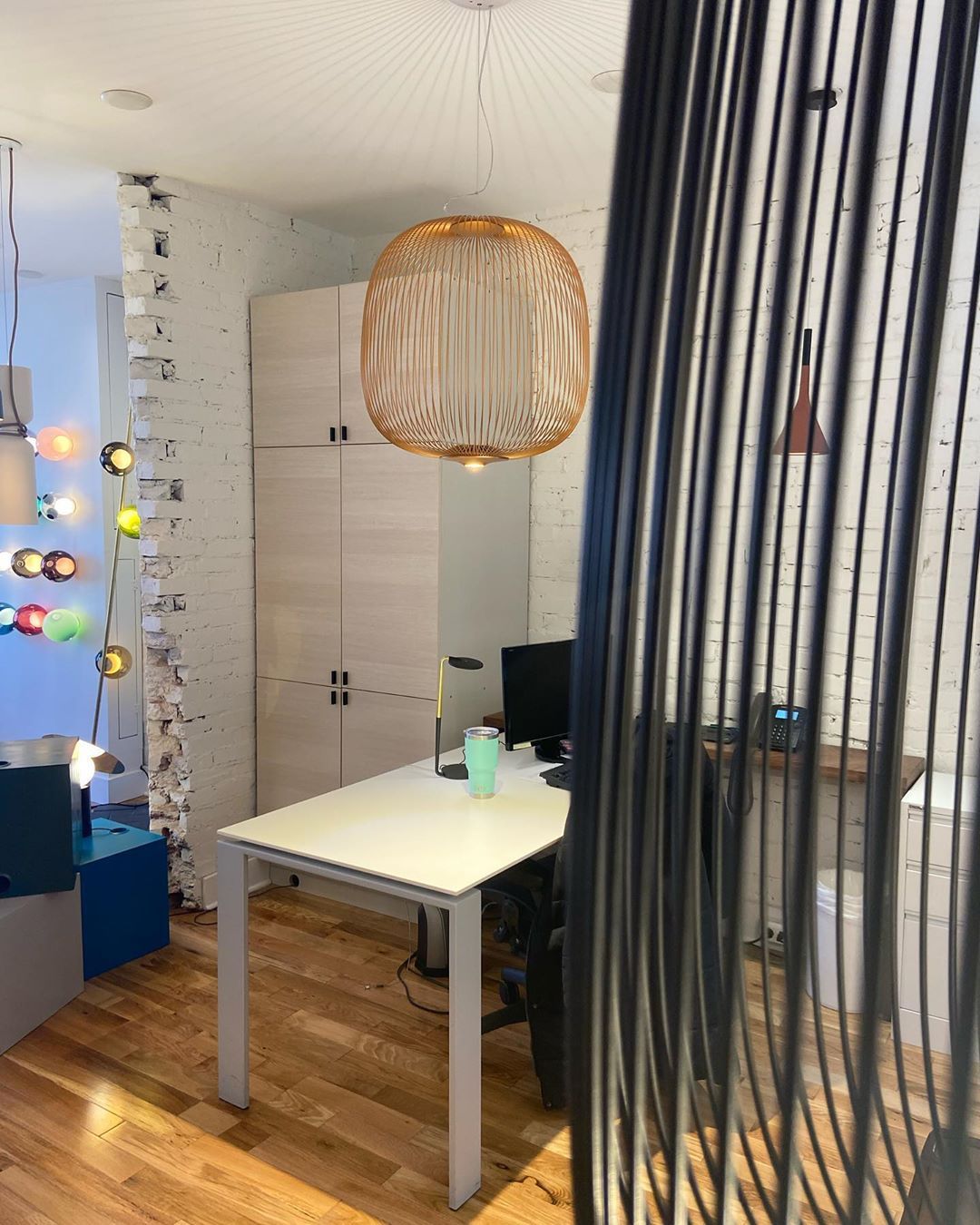 modern-geometric-cage-spokes-led-pendant-light-for-contemporary-living-and-dining-spaces