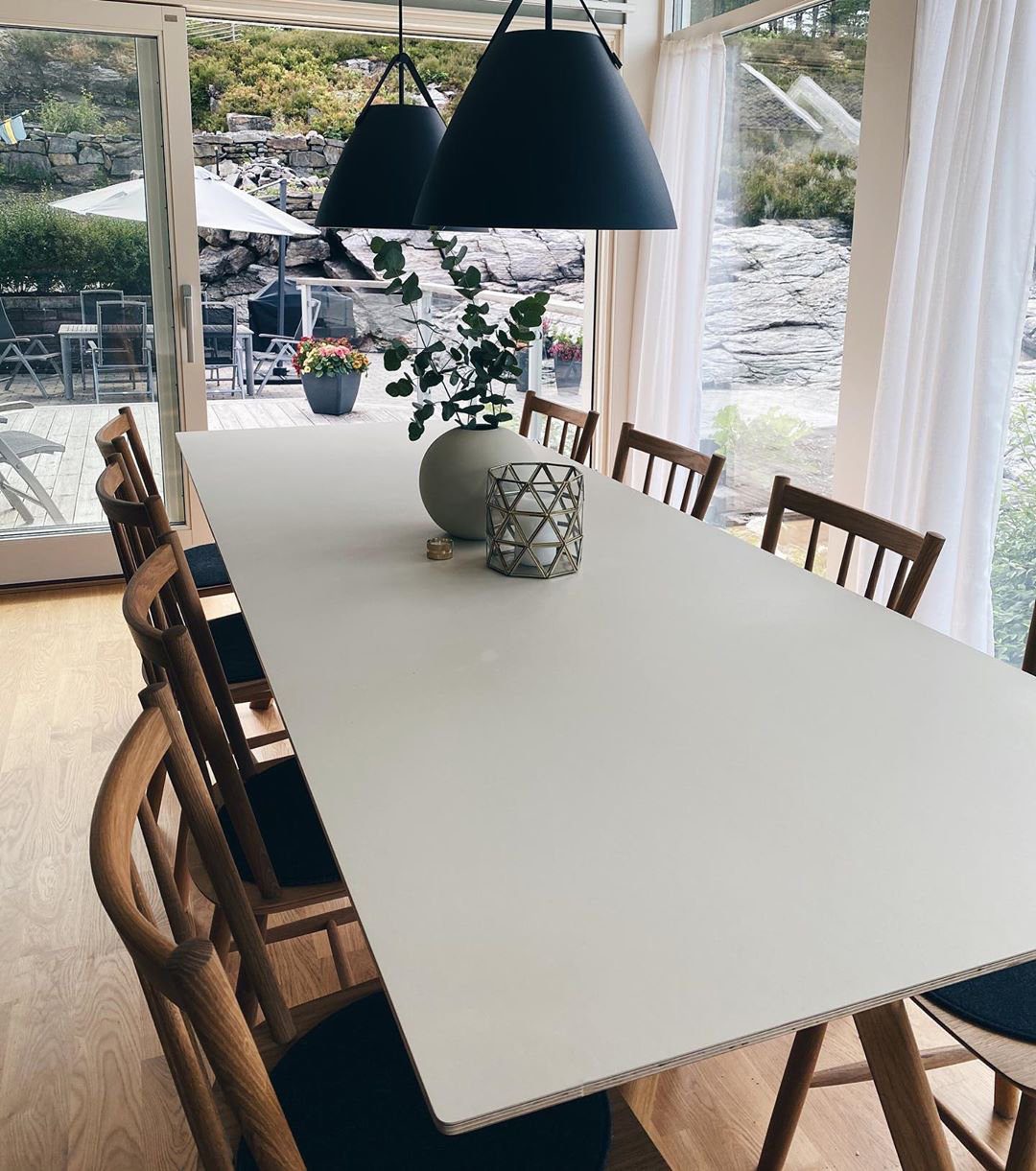 nordic-metal-and-leather-strap-pendant-light-for-modern-interior-decor-hanging-lamp