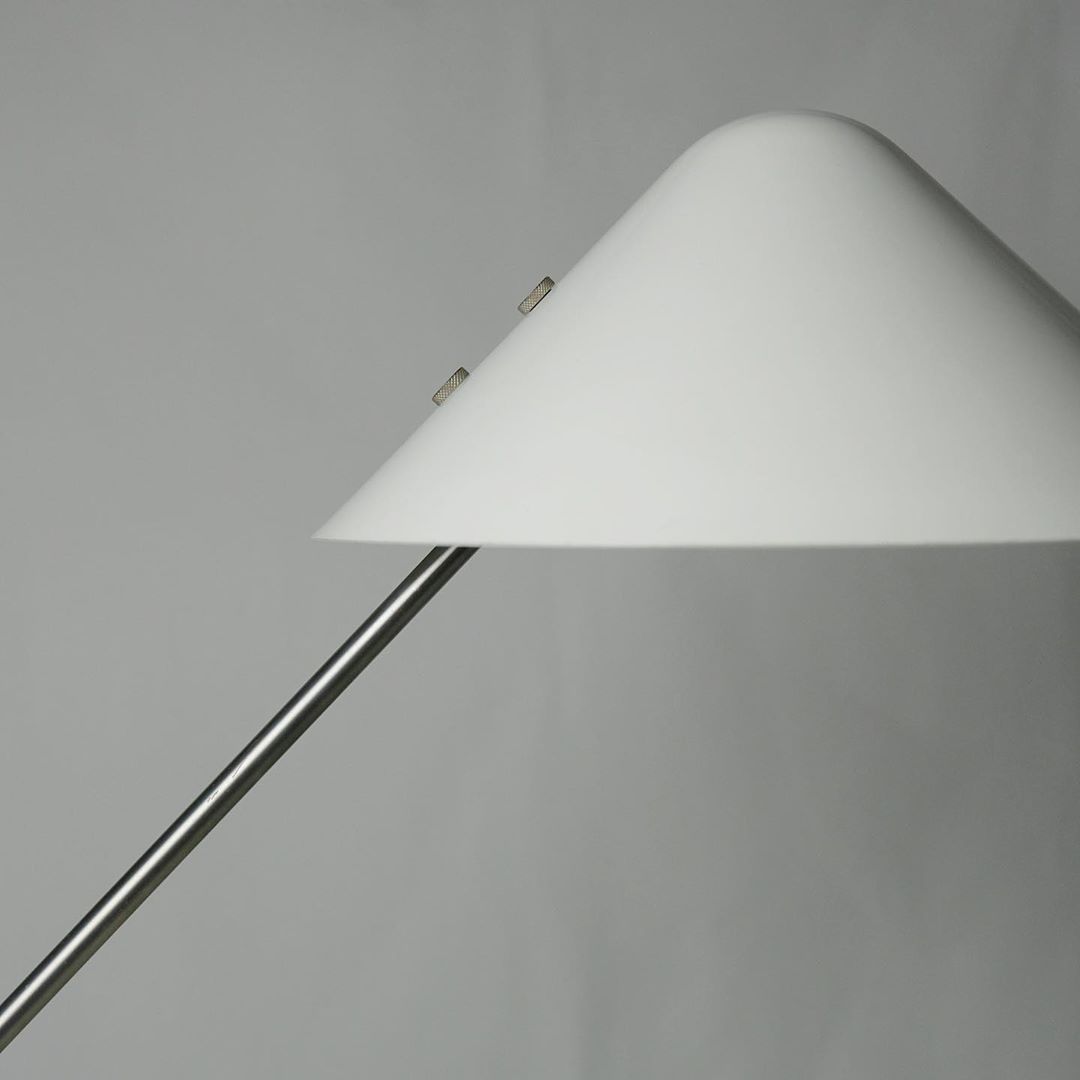 modern-adjustable-swing-arm-desk-lamp-with-rotating-metal-shade-for-office