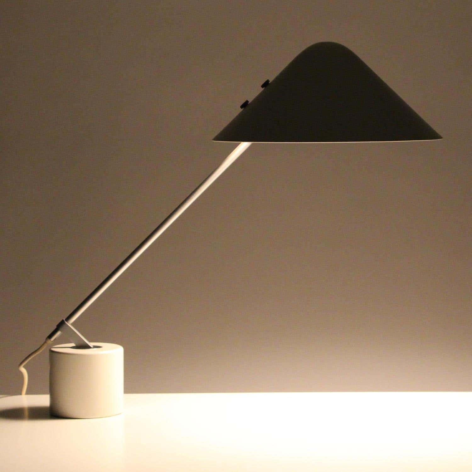 modern-adjustable-swing-arm-desk-lamp-with-rotating-metal-shade-for-office