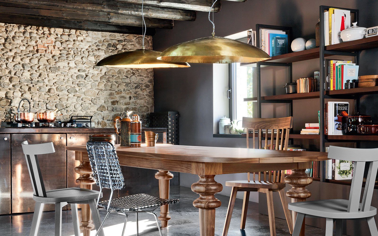 handcrafted-hammered-brass-pendant-lamp-for-modern-kitchen-island-and-elegant-dining-room