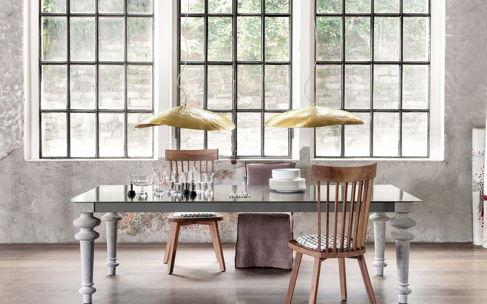 handcrafted-hammered-brass-pendant-lamp-for-modern-kitchen-island-and-elegant-dining-room
