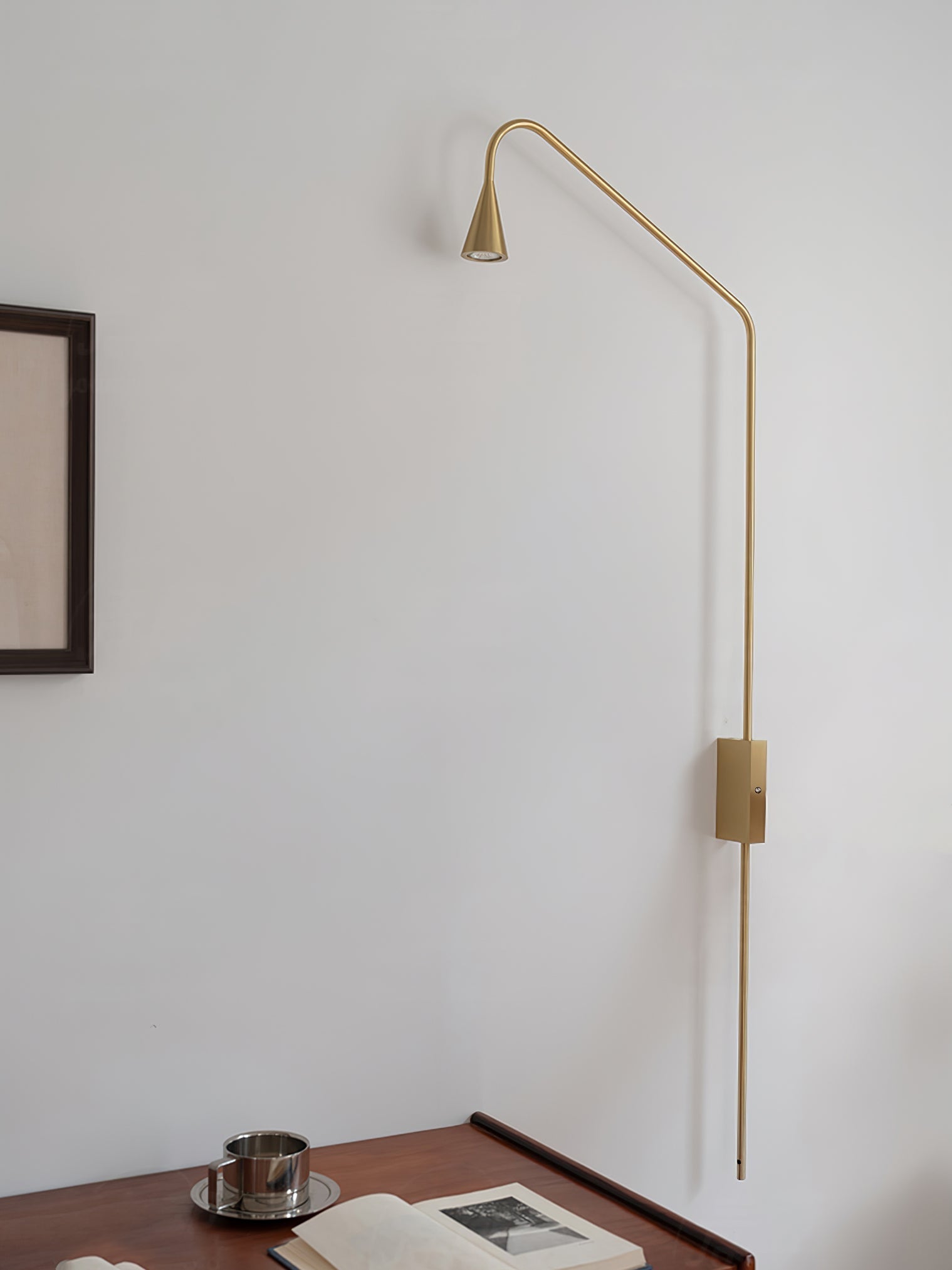 Pureform Geometric LED Wall Sconce Minimalist Indoor Lighting in Gold and Black