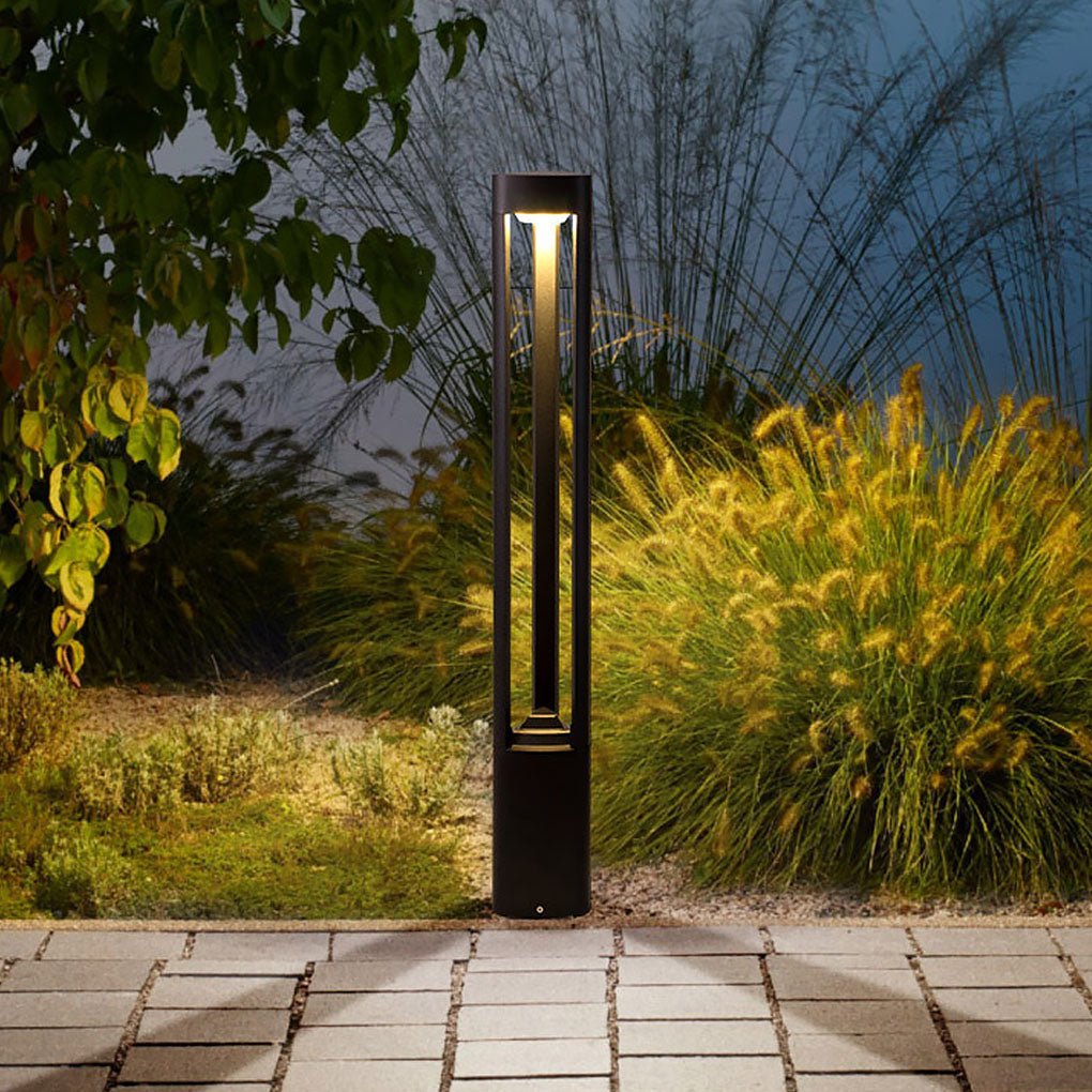Solar Outdoor Pathway Light Waterproof LED Landscape Bollard for Garden Villa Lawn and Walkway