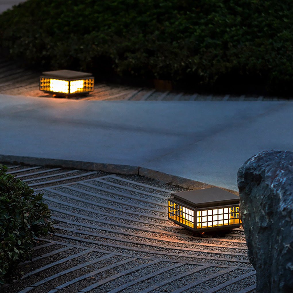 Solar Powered LED Outdoor Garden Post Light with Hollow Pattern for Villa Path and Landscape Lighting
