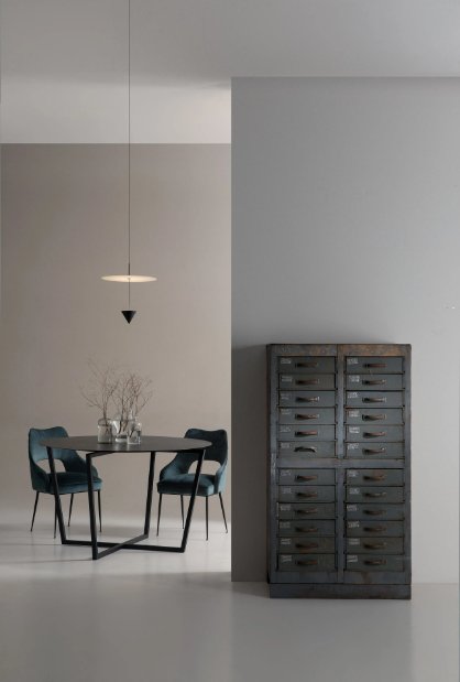 Stralunata Minimalist LED Pendant Light Circular Adjustable Hanging Lamp for Modern Interiors