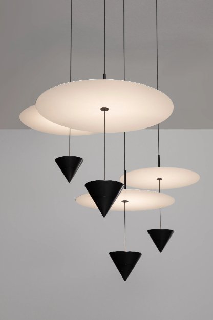 Stralunata Minimalist LED Pendant Light Circular Adjustable Hanging Lamp for Modern Interiors