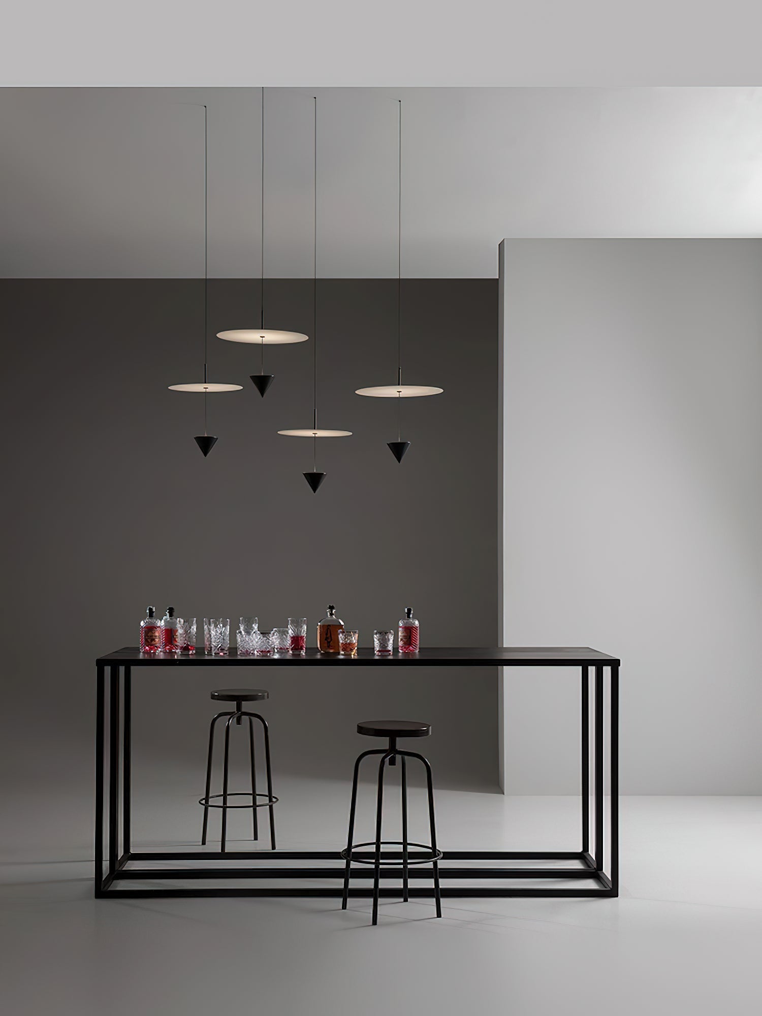 Stralunata Minimalist LED Pendant Light Circular Adjustable Hanging Lamp for Modern Interiors