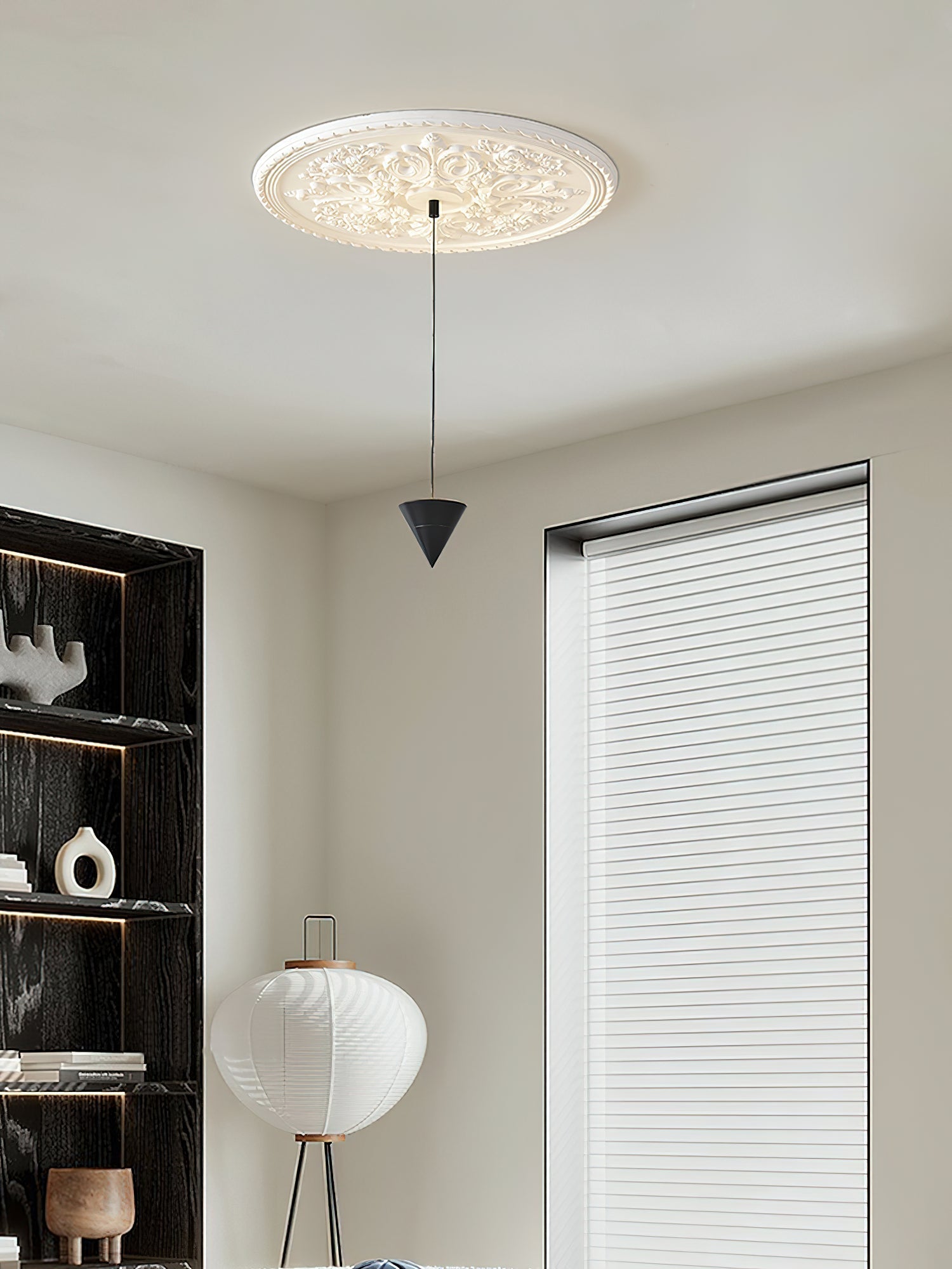 Stralunata Minimalist LED Pendant Light Circular Adjustable Hanging Lamp for Modern Interiors