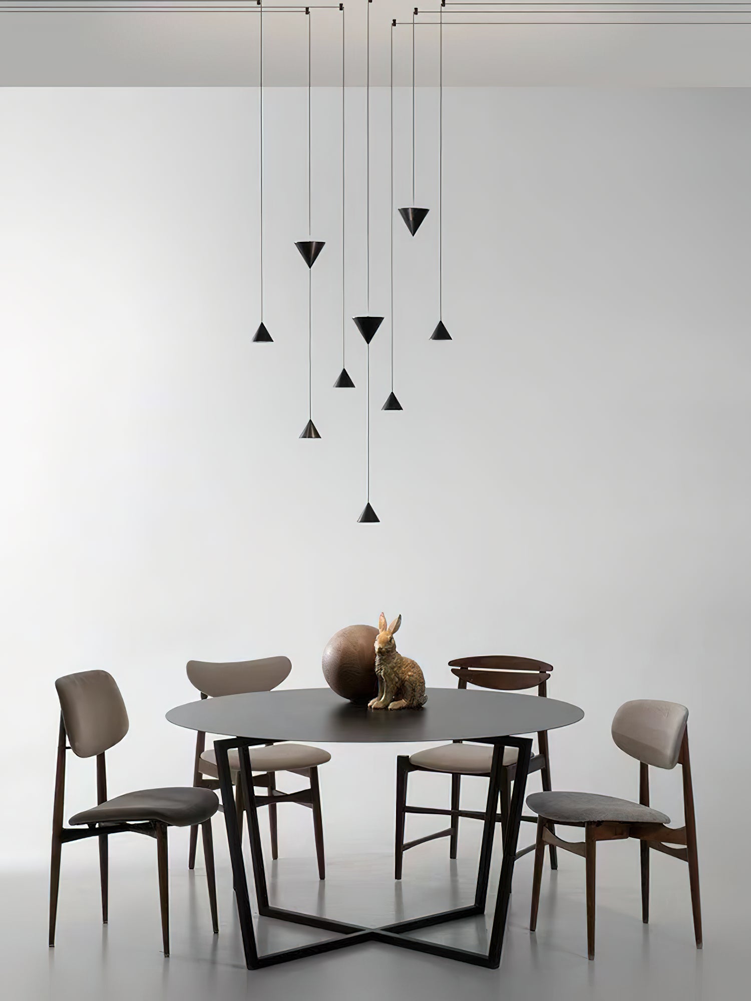 Stralunata Minimalist LED Pendant Light Circular Adjustable Hanging Lamp for Modern Interiors