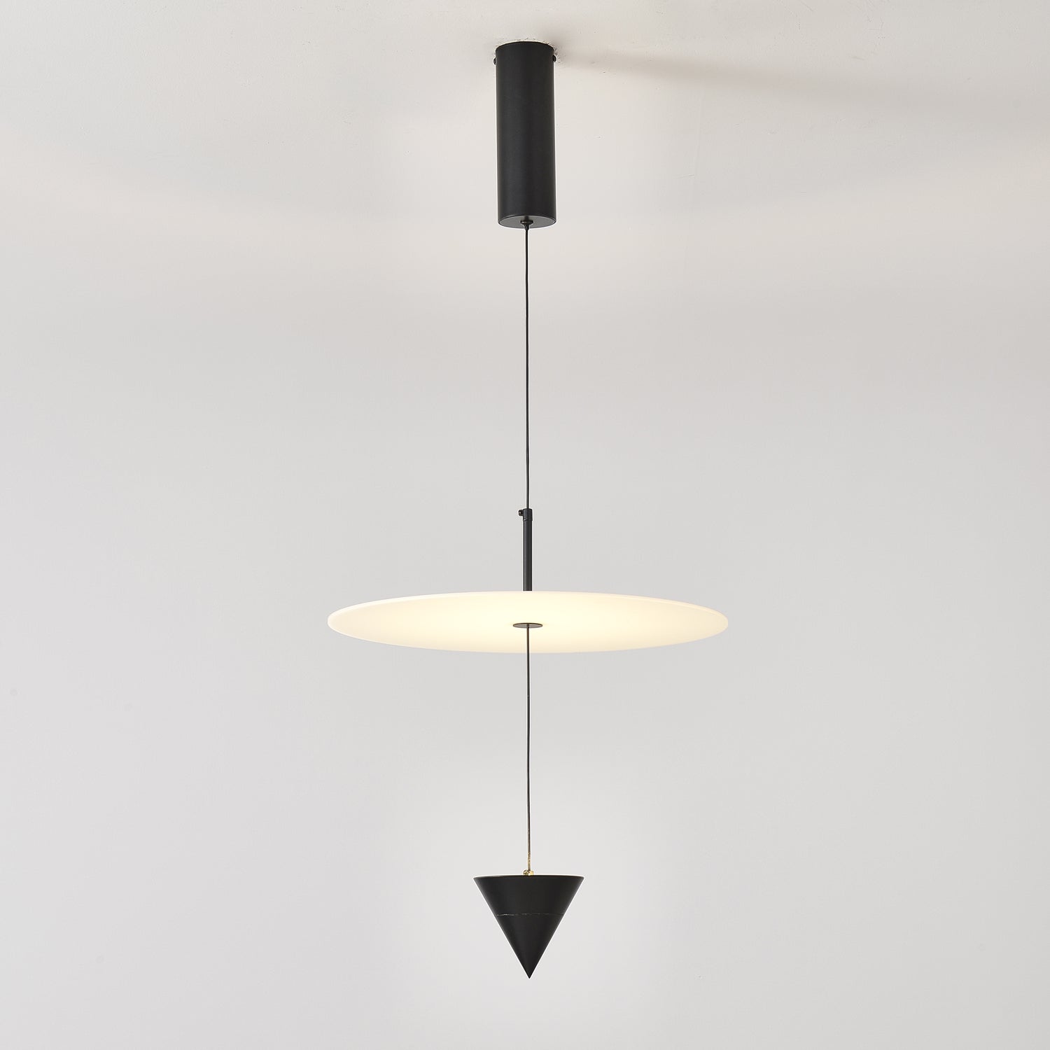 Stralunata Minimalist LED Pendant Light Circular Adjustable Hanging Lamp for Modern Interiors