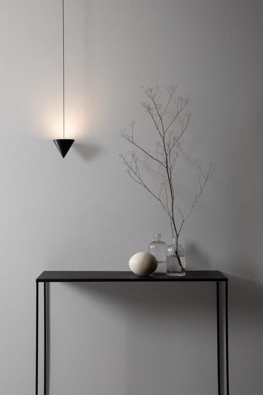 Stralunata Minimalist LED Pendant Light Circular Adjustable Hanging Lamp for Modern Interiors