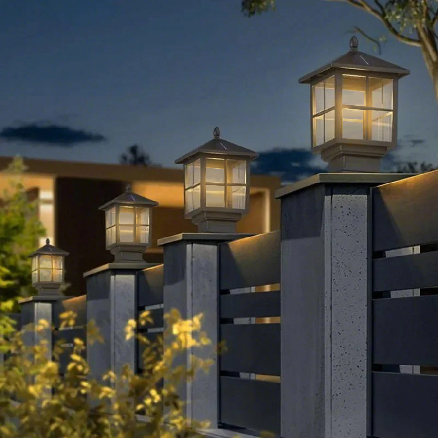 Traditional Square Aluminum Outdoor LED Solar Post Cap Light in Black for Yard and Fence