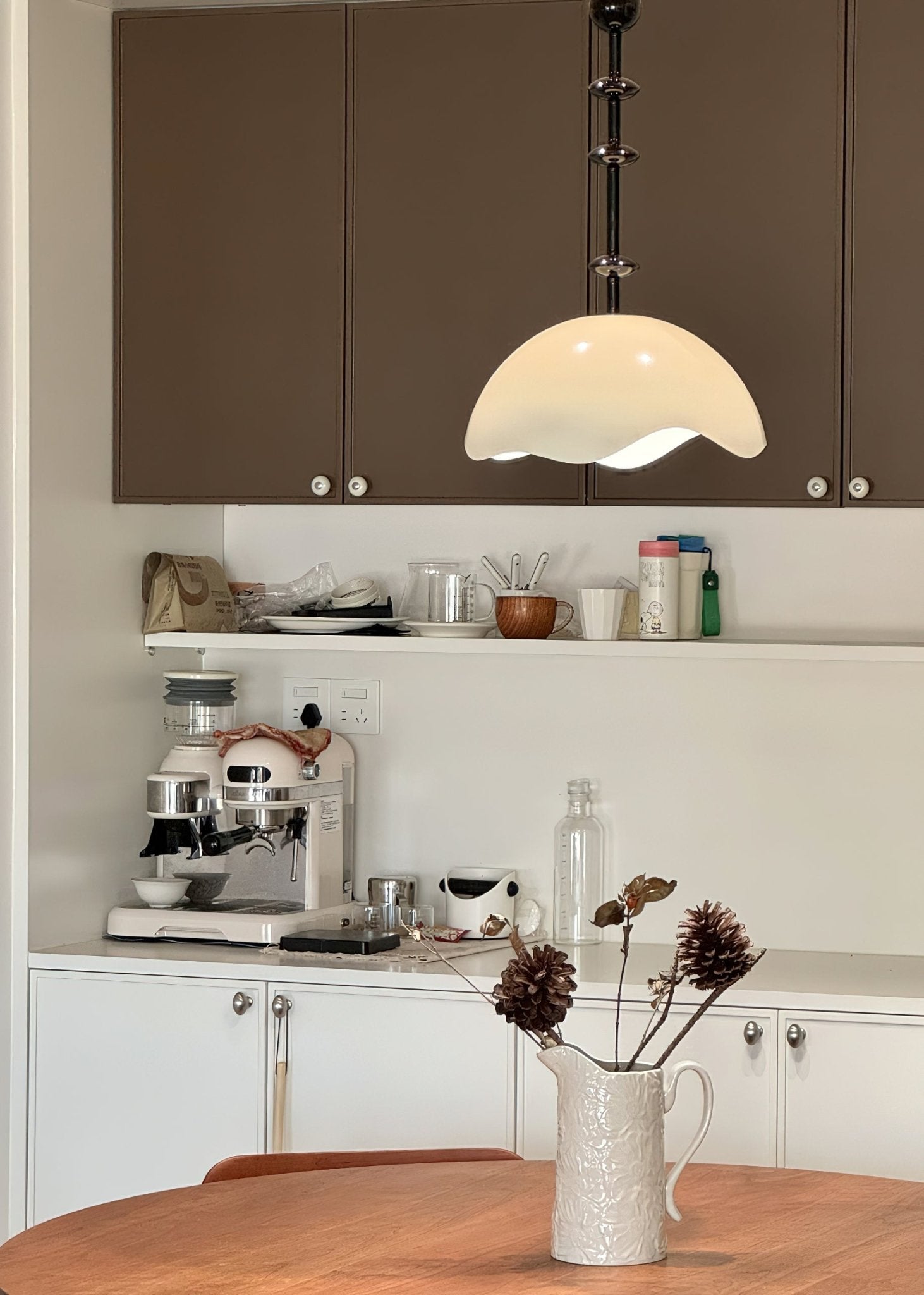 Wave Crest Modern LED Pendant Light with Organic Wave Design for Dining and Living Spaces