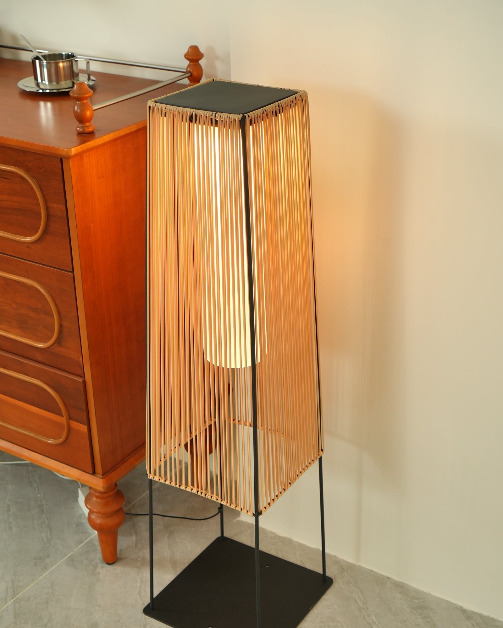 weatherproof-plastic-rattan-outdoor-post-light-for-garden-path-with-solar-and-hardwired-options