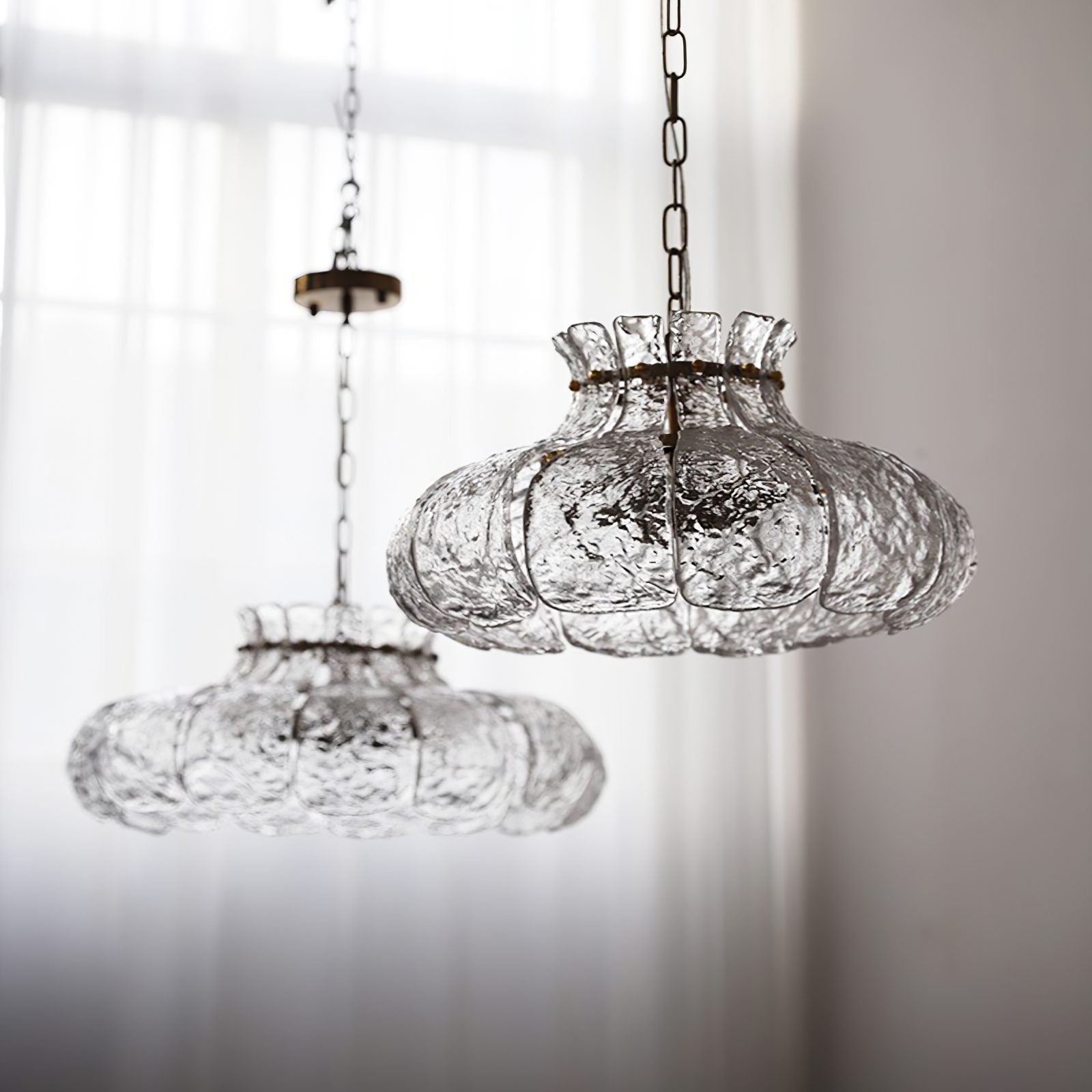modern-french-style-garlic-glass-pendant-light-with-gold-metal-base-for-dining-rooms