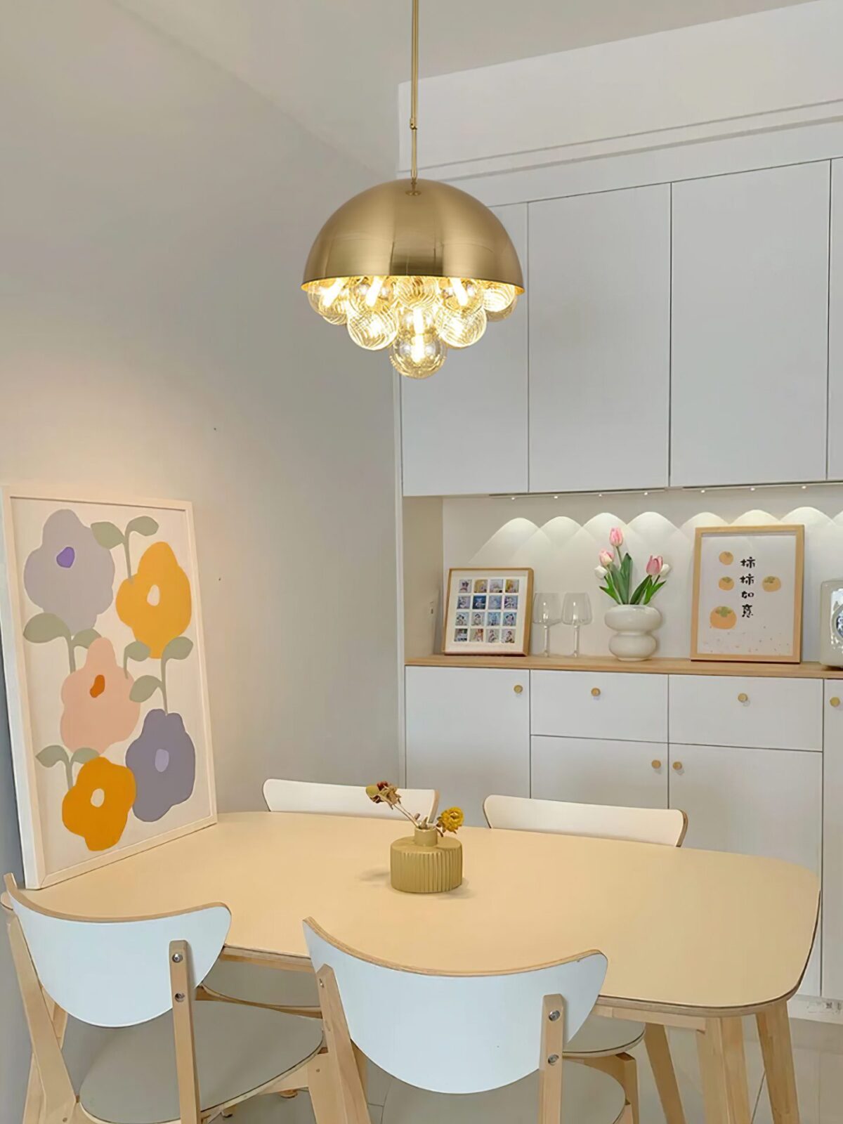 artistic-dream-bubble-glass-pendant-light-for-modern-living-room-and-dining-areas
