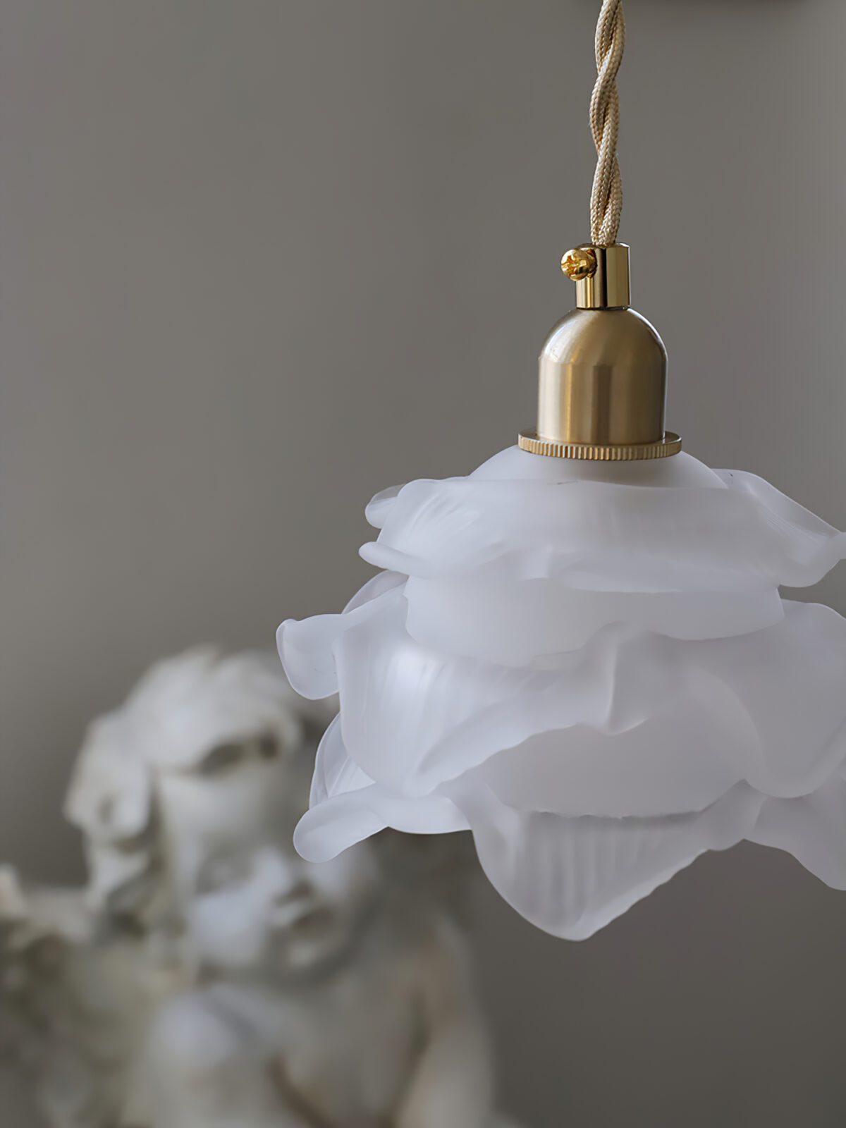 hand-blown-murano-style-floral-glass-pendant-light-1970s-retro-brass-lamp