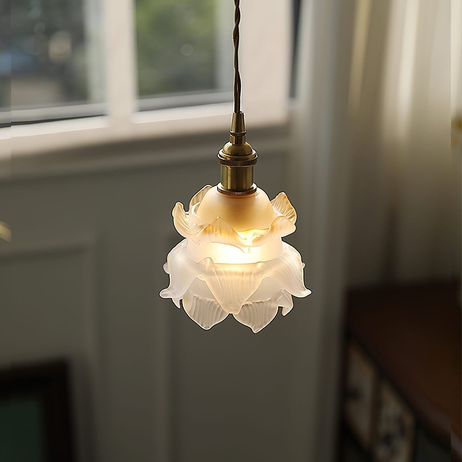 hand-blown-murano-style-floral-glass-pendant-light-1970s-retro-brass-lamp