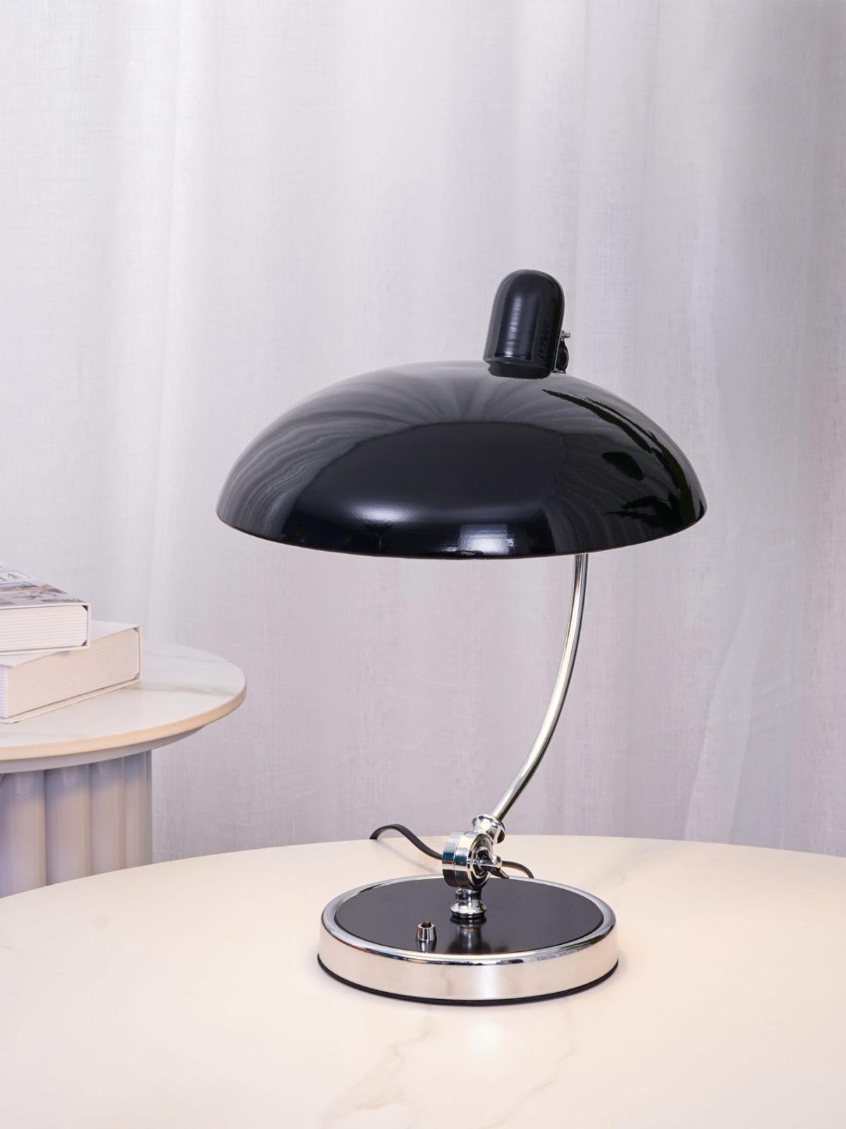 modern-bauhaus-style-metal-table-lamp-elegant-geometric-desk-light-for-office