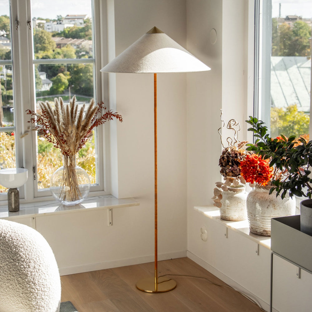 Mid Century Modern Rattan Stem Floor Lamp with Elegant Fabric Shade for Indoor Living Spaces