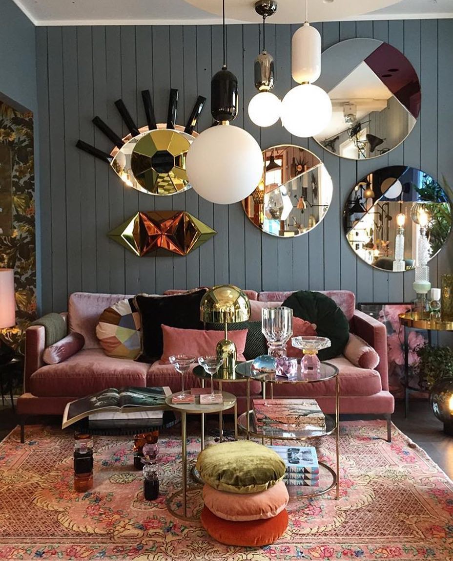 modern-spherical-glass-pendant-light-with-polished-metal-accents-for-luxury-interiors