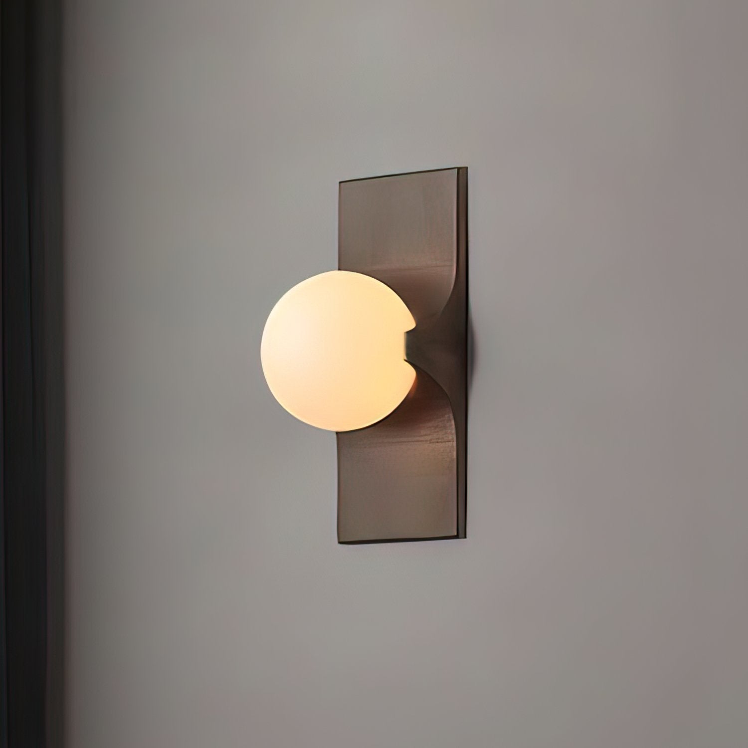 adrion-natural-alabaster-stone-wall-sconce-modern-luxury-g9-led-interior-lighting-white-and-bronze