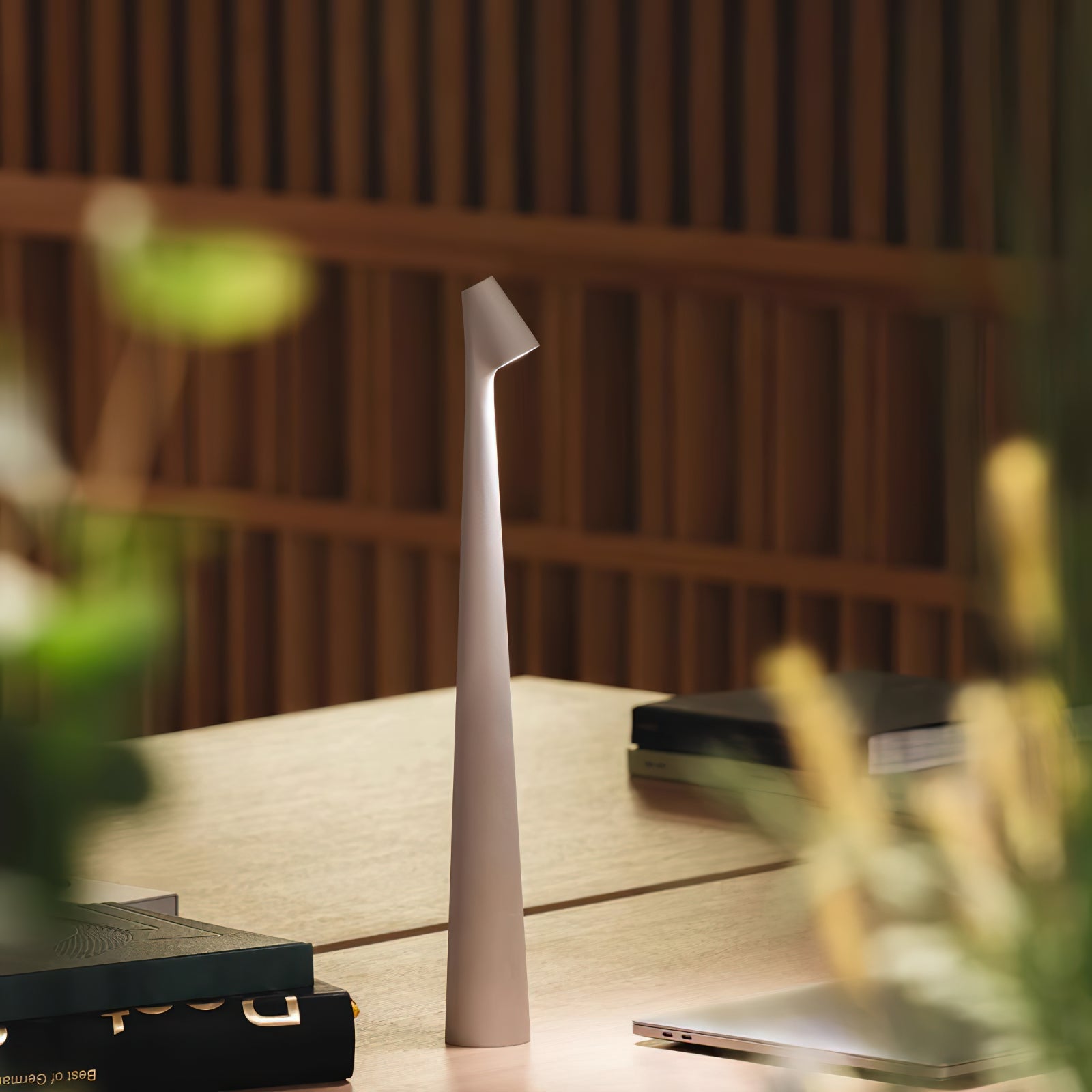 Geometric Resin Floor Lamp Minimalist Reading Light for Modern Interiors