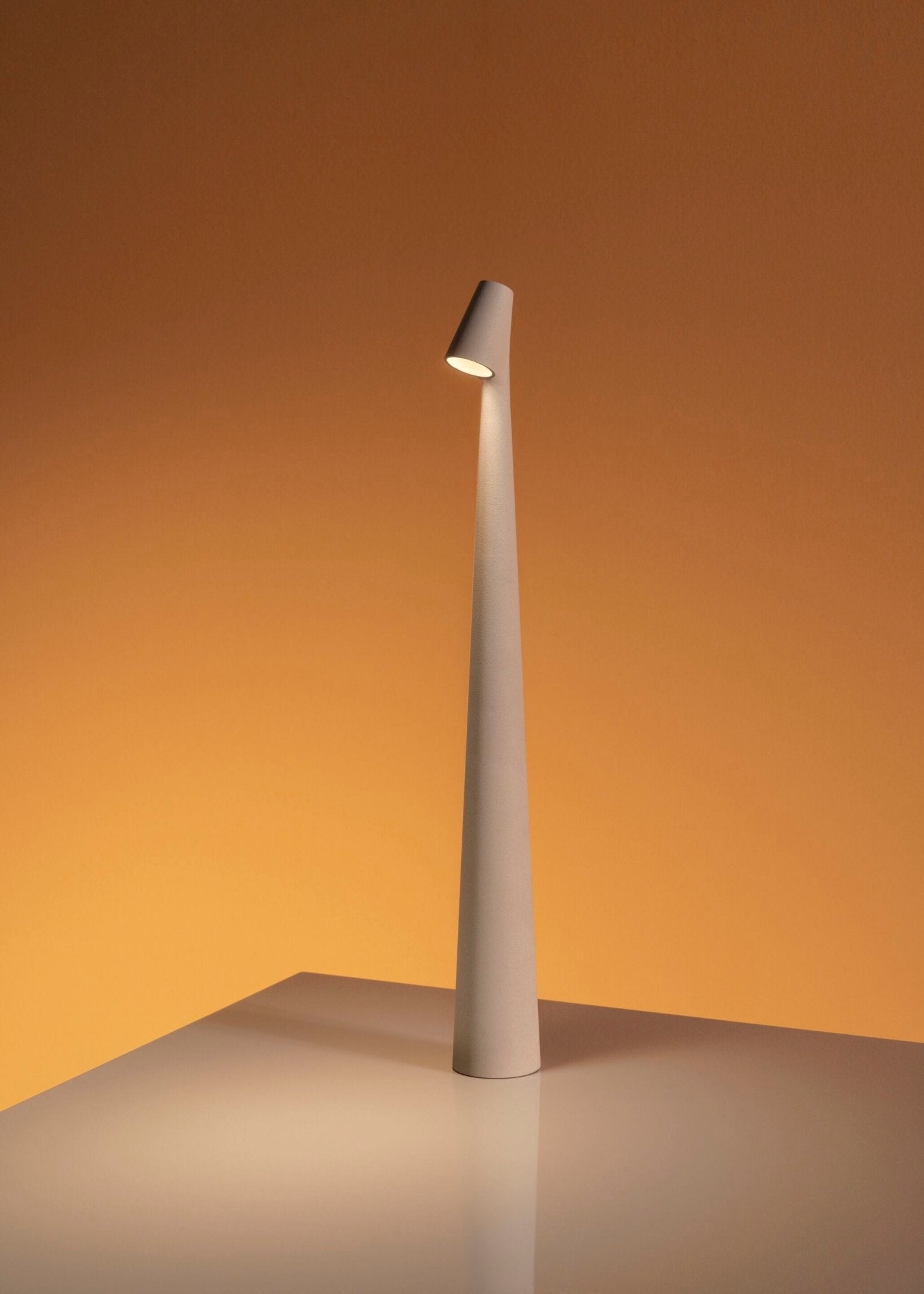 Geometric Resin Floor Lamp Minimalist Reading Light for Modern Interiors
