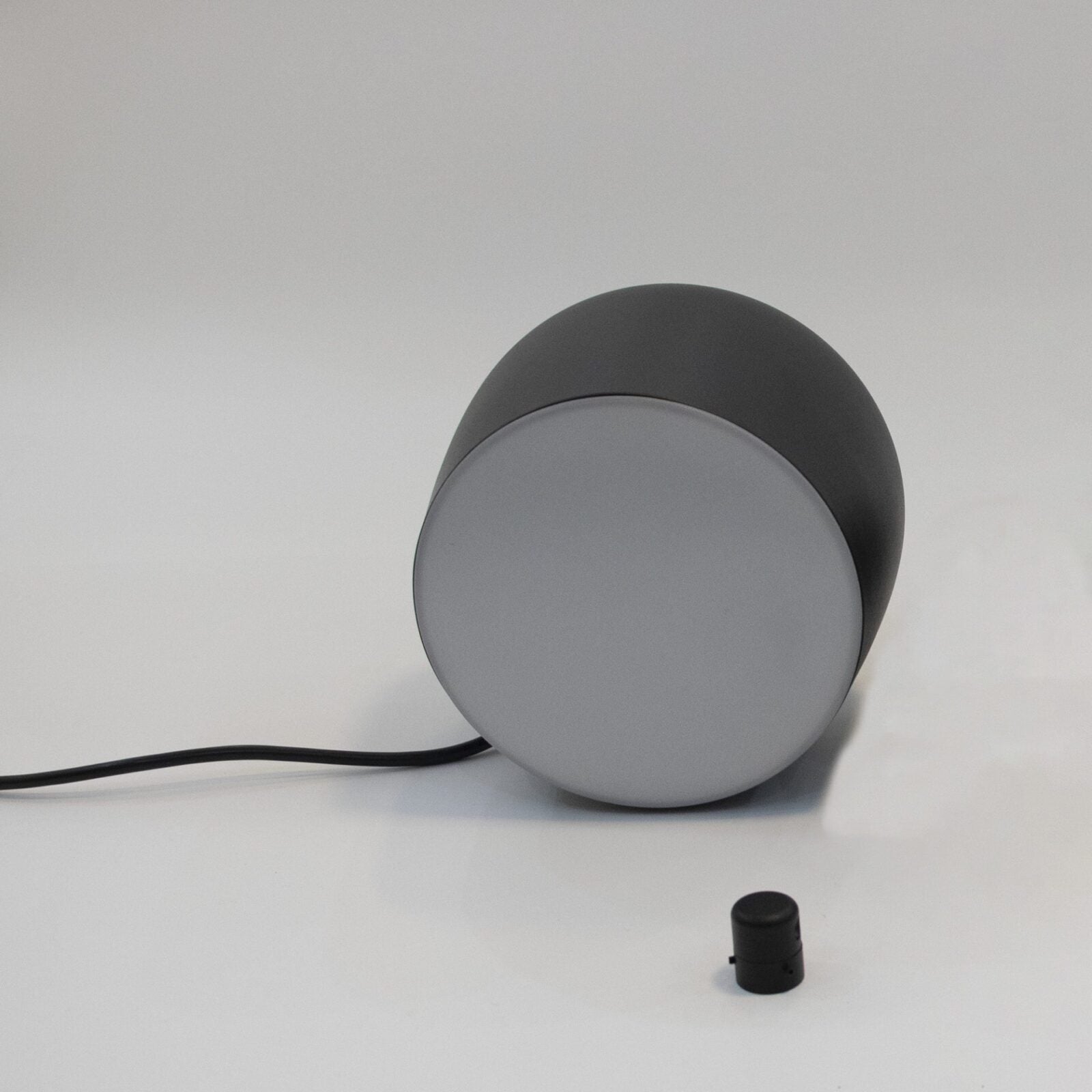 modern-aim-multi-head-led-pendant-light-adjustable-aluminum-ceiling-lamp-for-dining-room-and-office
