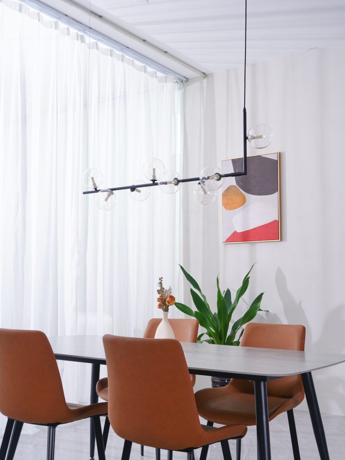 modern-linear-chandelier-with-clear-glass-globe-shades-for-geometric-dining-room-lighting