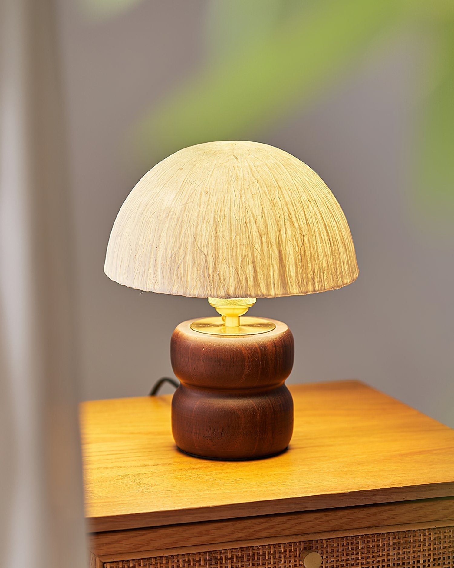 alice-handmade-rice-paper-mushroom-table-lamp-with-solid-wood-base-accent
