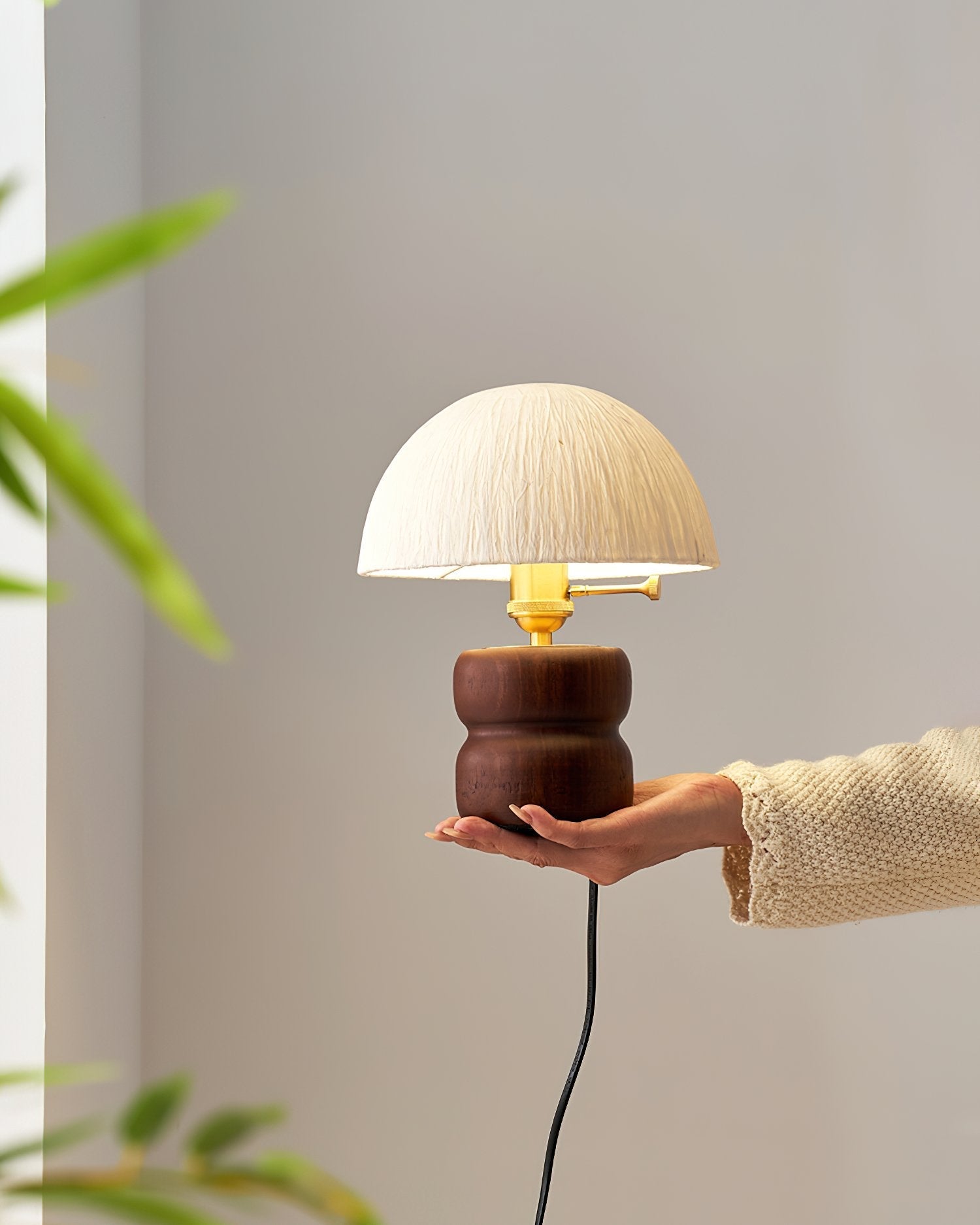 alice-handmade-rice-paper-mushroom-table-lamp-with-solid-wood-base-accent