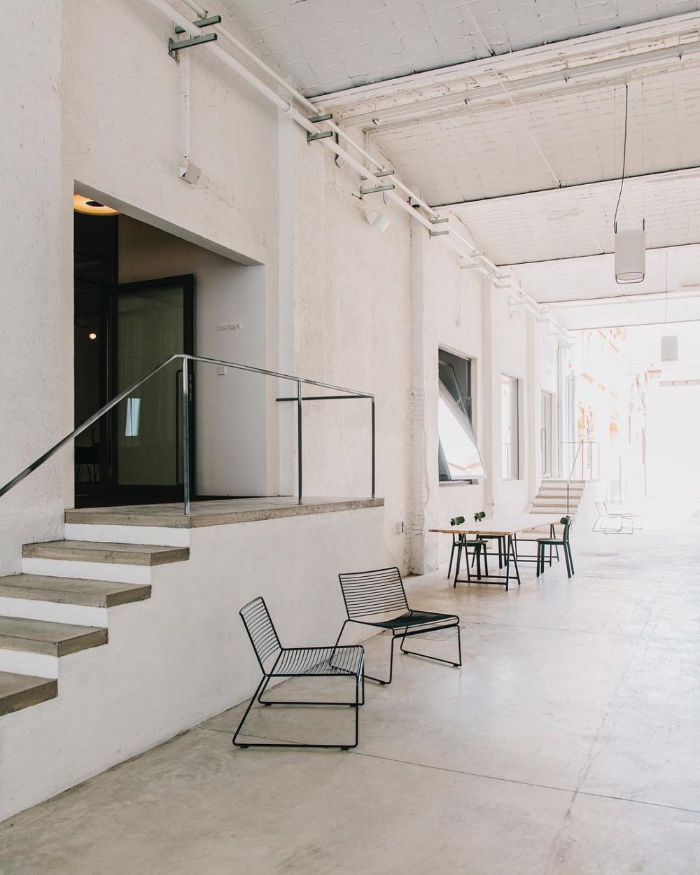 modern-geometric-pendant-light-with-white-fabric-cylindrical-shade-and-gold-metal-finish