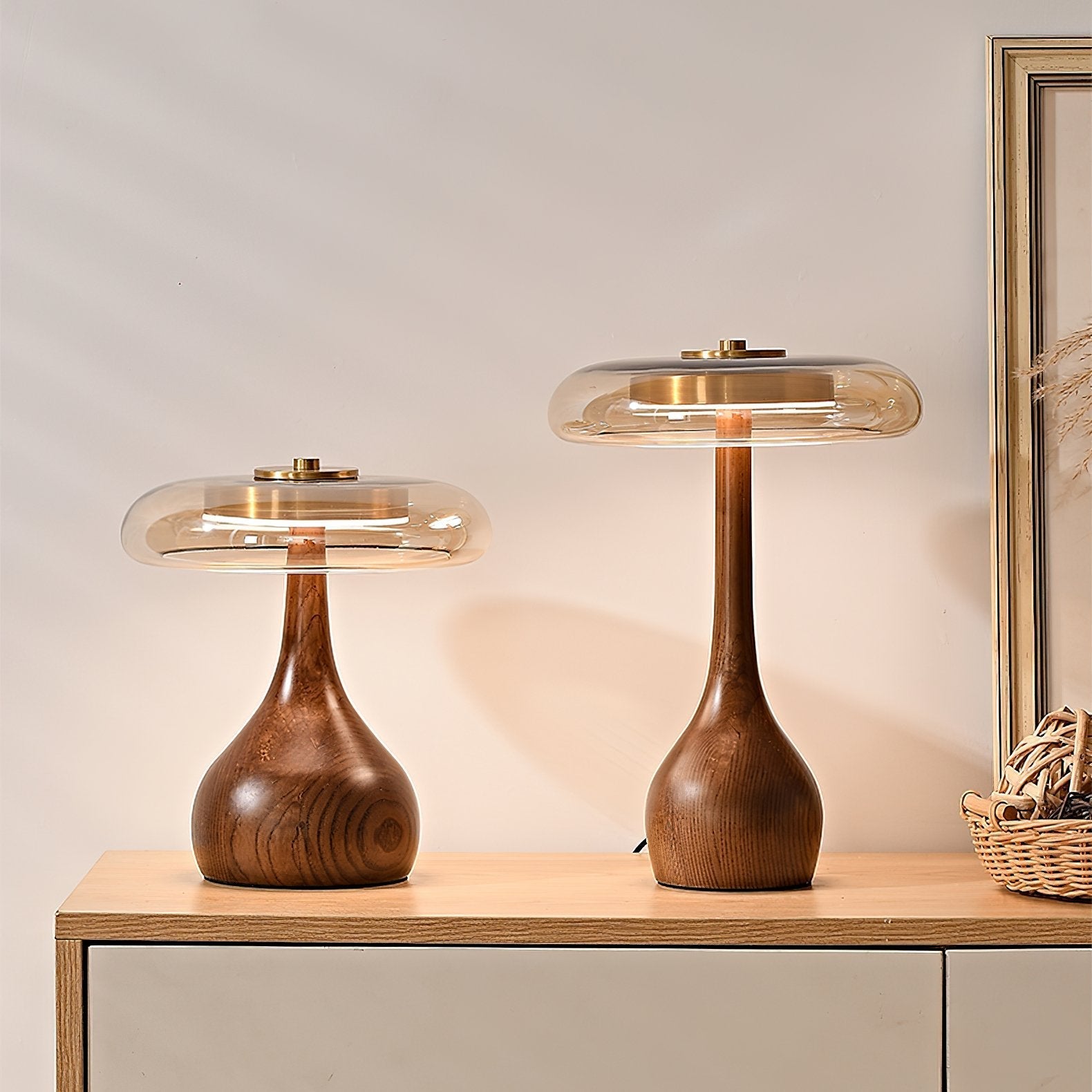 vintage-style-brass-and-walnut-wood-table-lamp-with-cognac-glass-shade