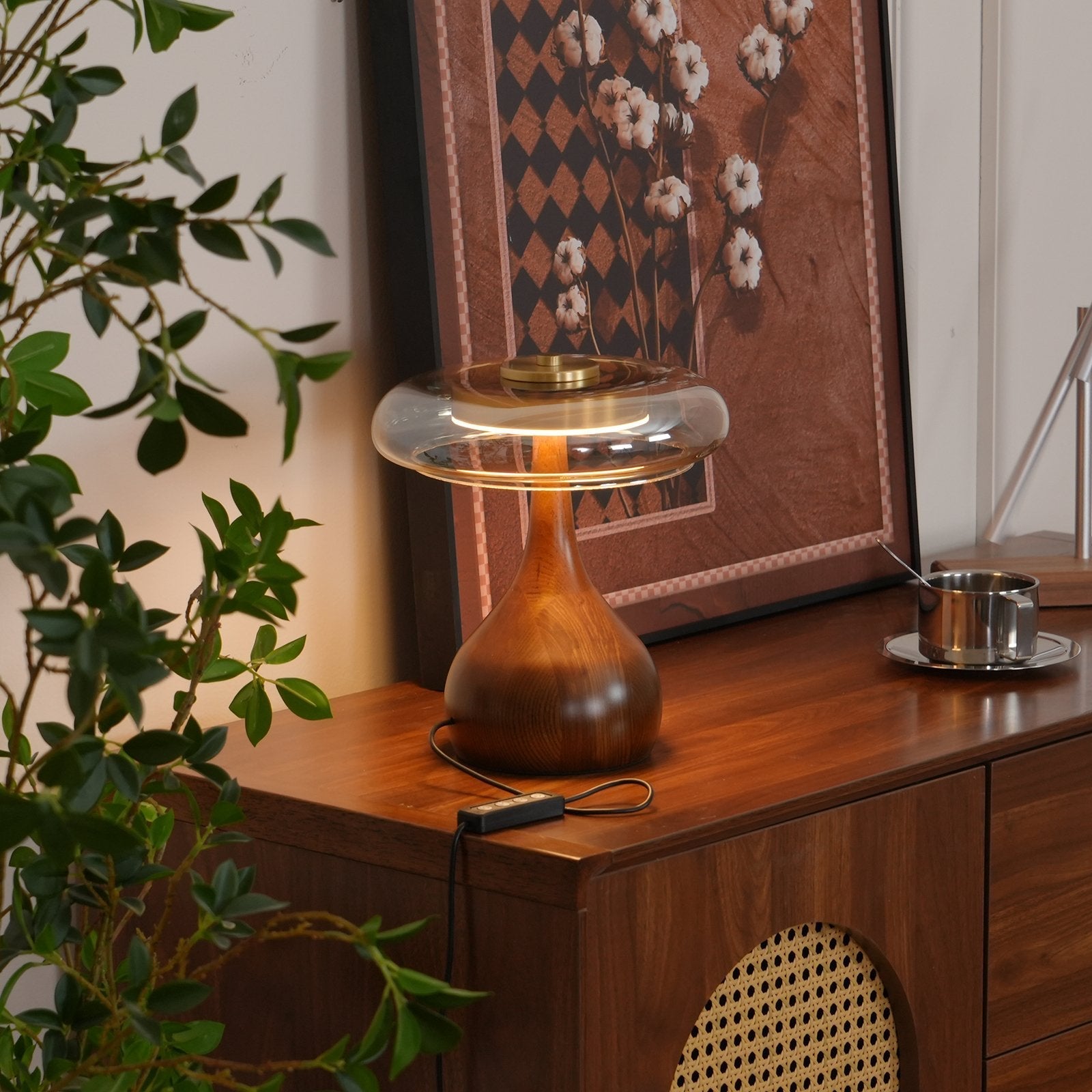 vintage-style-brass-and-walnut-wood-table-lamp-with-cognac-glass-shade